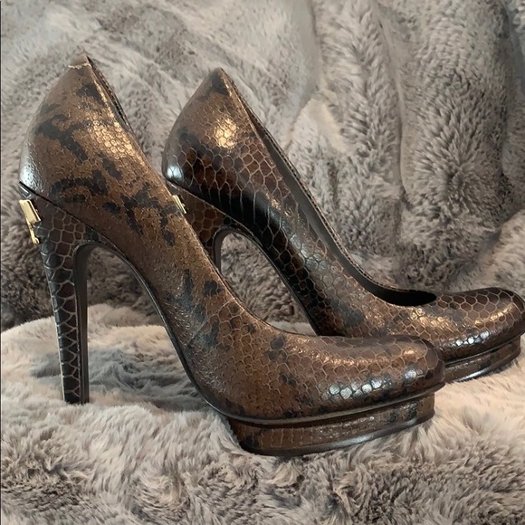 Size 5 Tory Burch Platform Heels - Picture 6 of 6